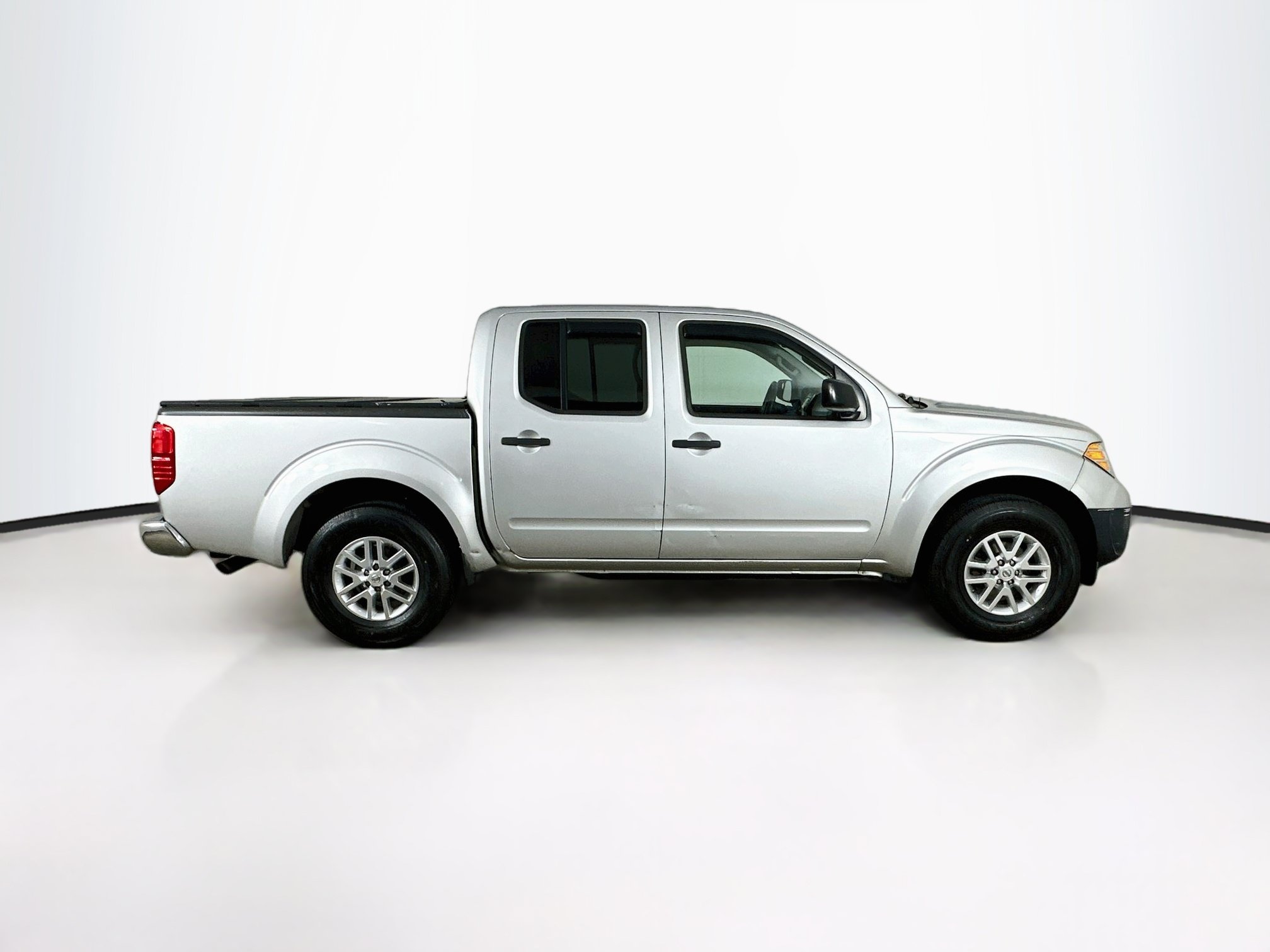 Used 2014 Nissan Frontier SV RWD image 10
