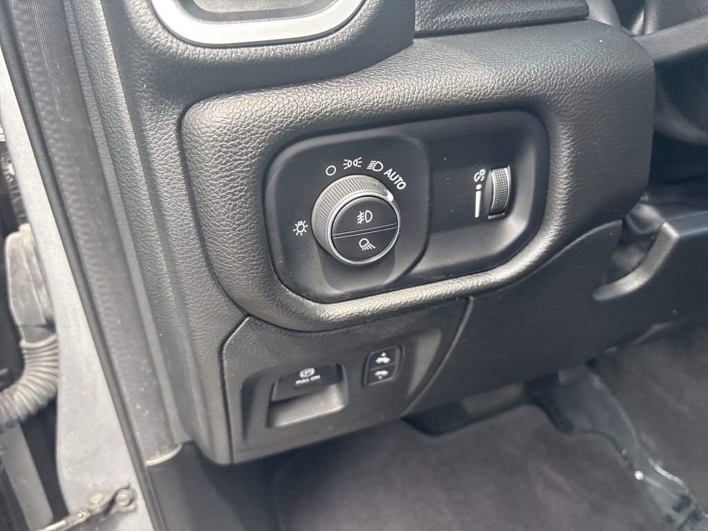 Used 2022 RAM 1500 Big Horn AWD/4WD image 11