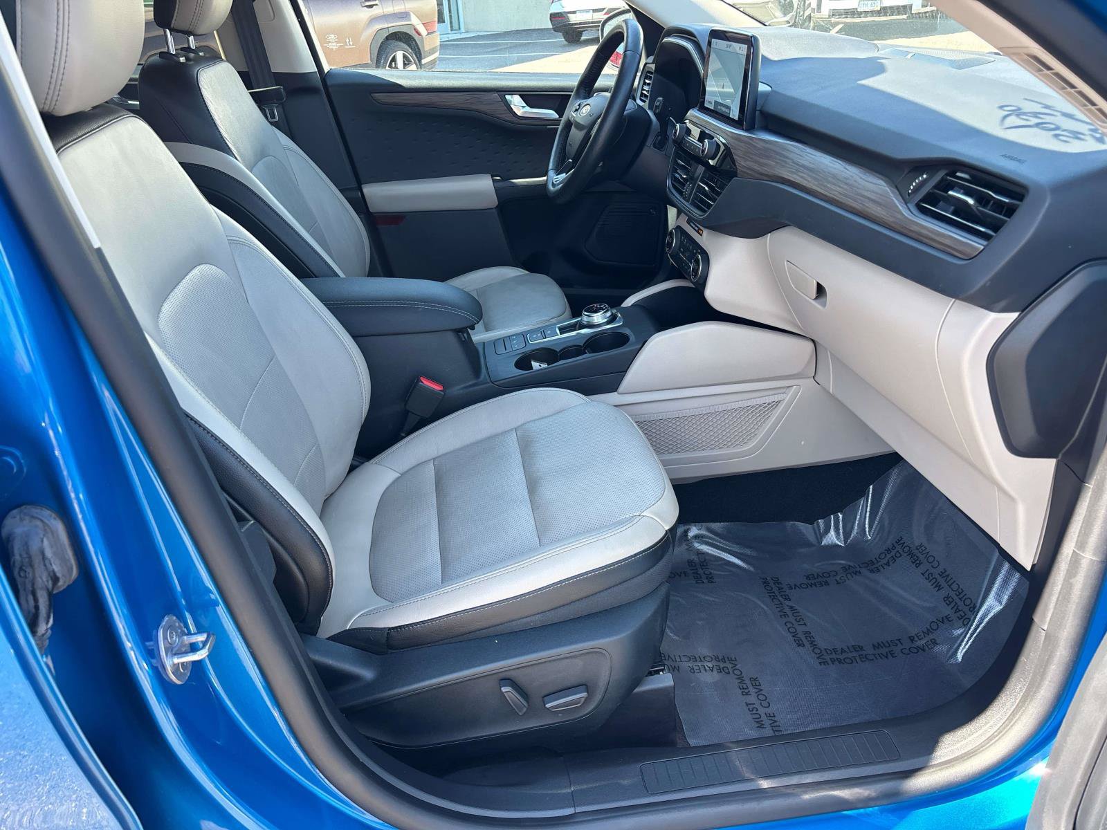 Used 2020 Ford Escape Titanium FWD image 16