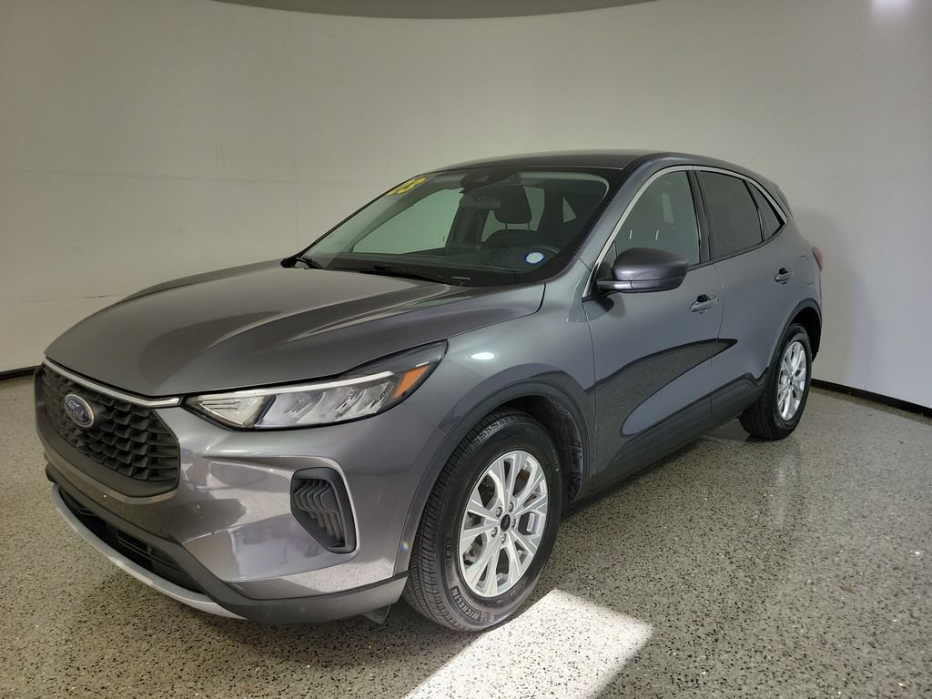 Used 2023 Ford Escape Active FWD image 3