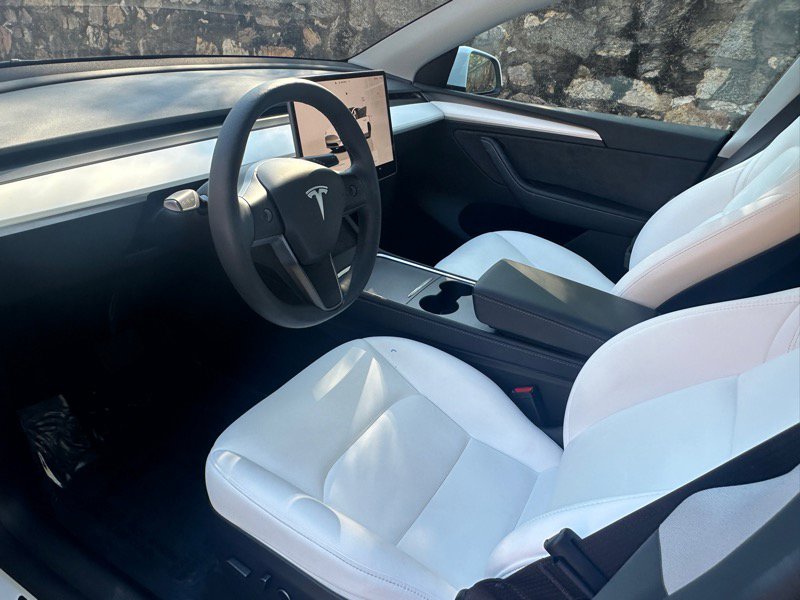 Used 2025 Tesla Model Y Long Range image 14