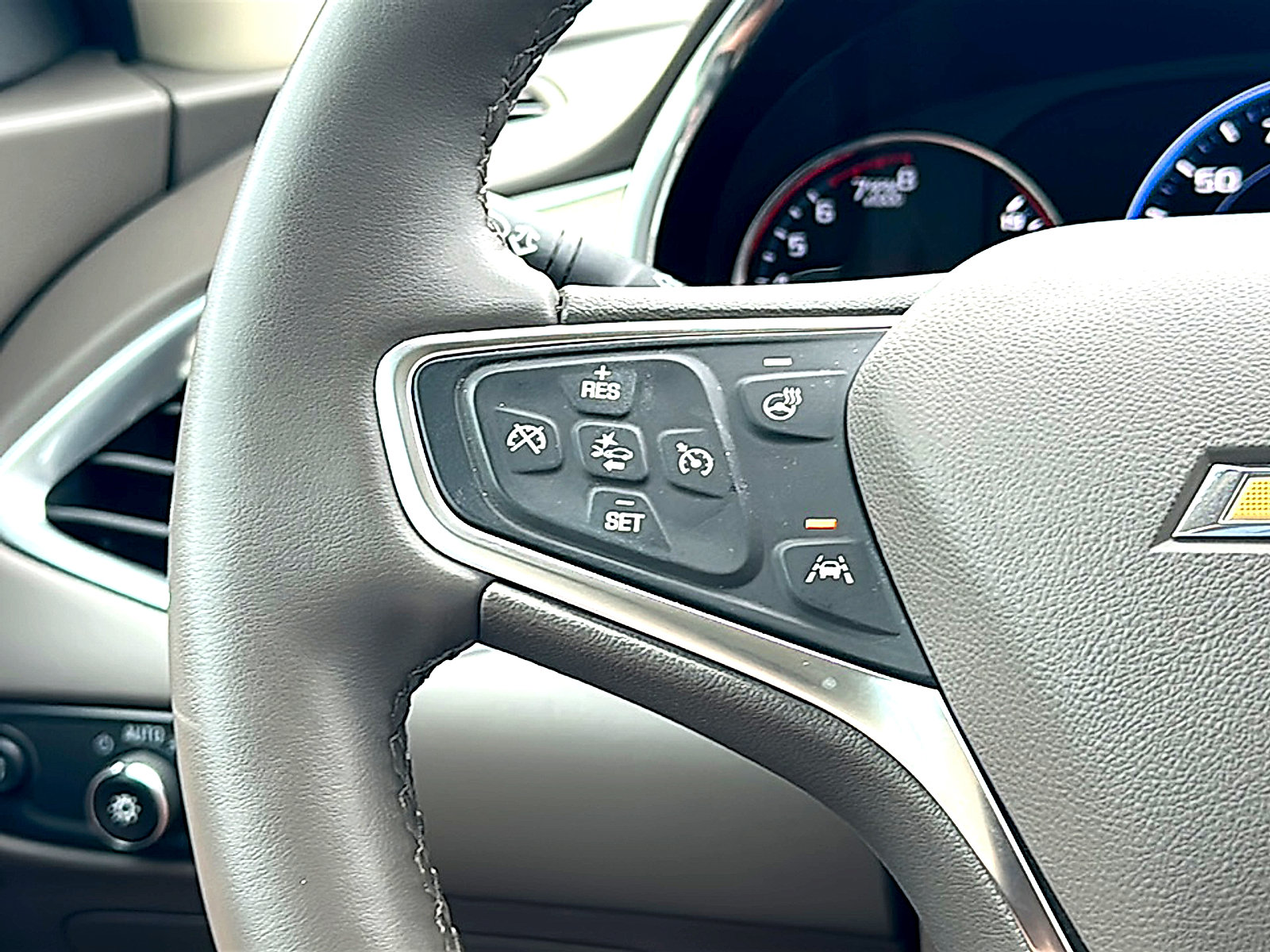 Used 2024 Chevrolet Malibu LT image 28