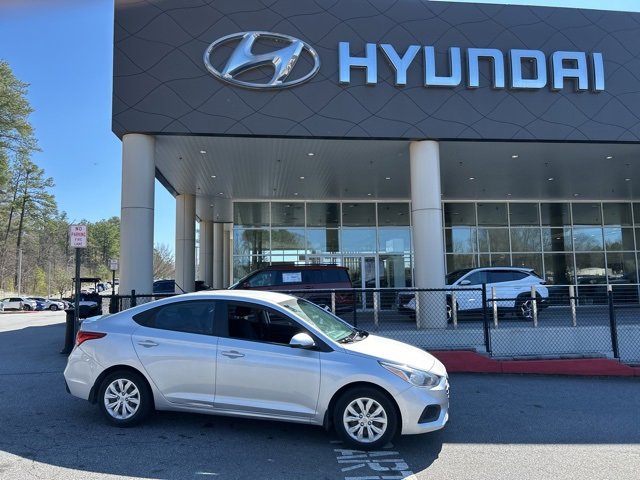 Used 2022 Hyundai Accent SE image 1