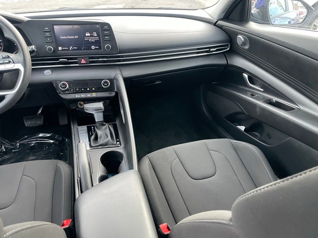 Used 2023 Hyundai Elantra SEL image 9