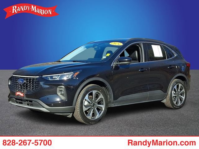 Used 2024 Ford Escape Platinum image 1