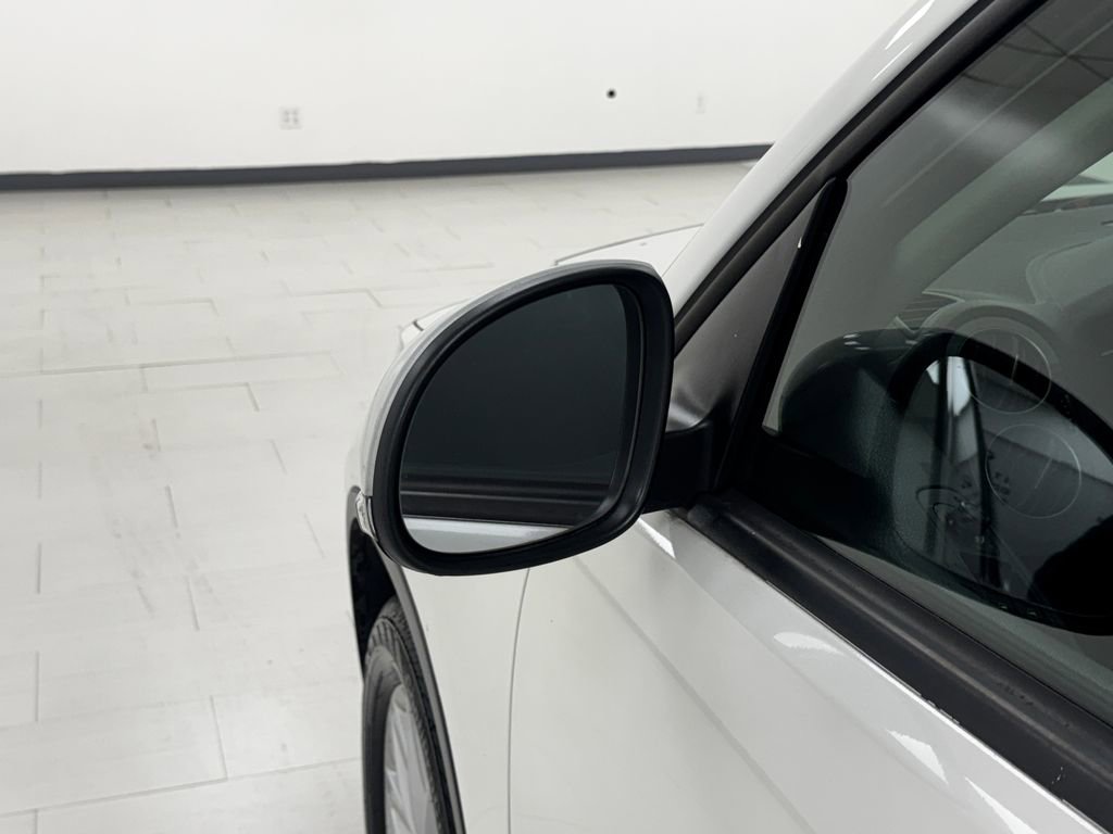 Used 2017 Volkswagen Tiguan S image 27