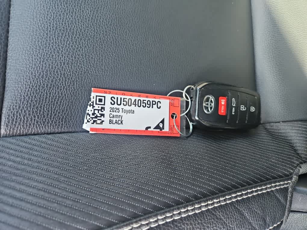Used 2025 Toyota Camry SE w/ Convenience Package FWD image 20
