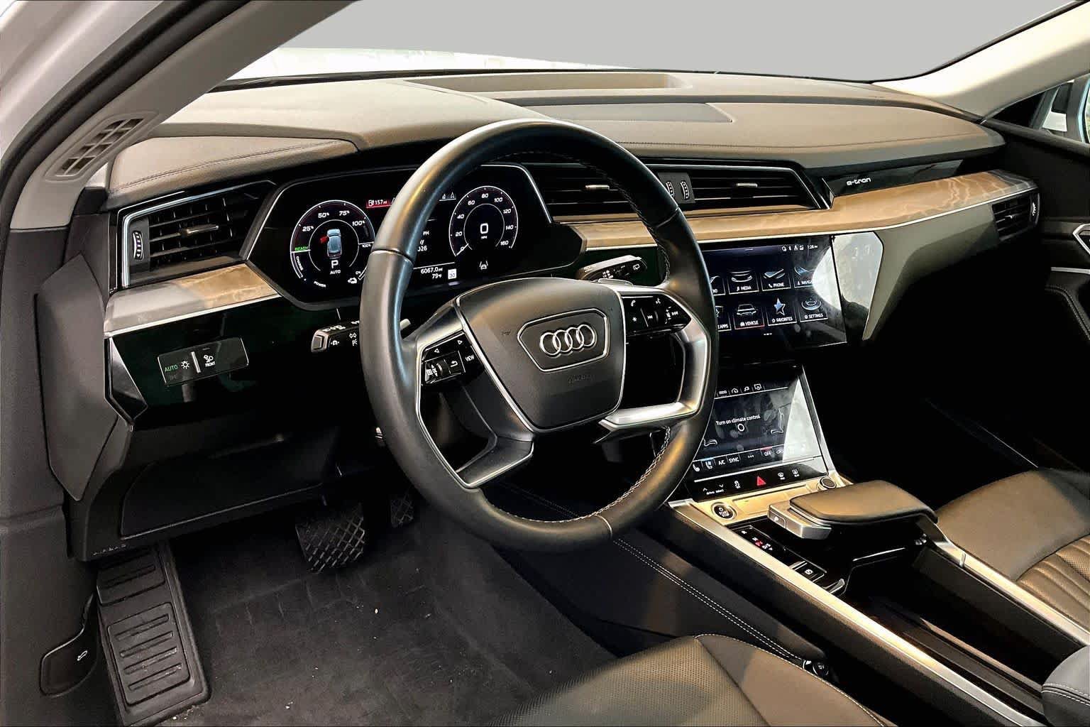 Used 2024 Audi Q8 e-tron Premium Plus w/ Premium Plus Package AWD/4WD image 15