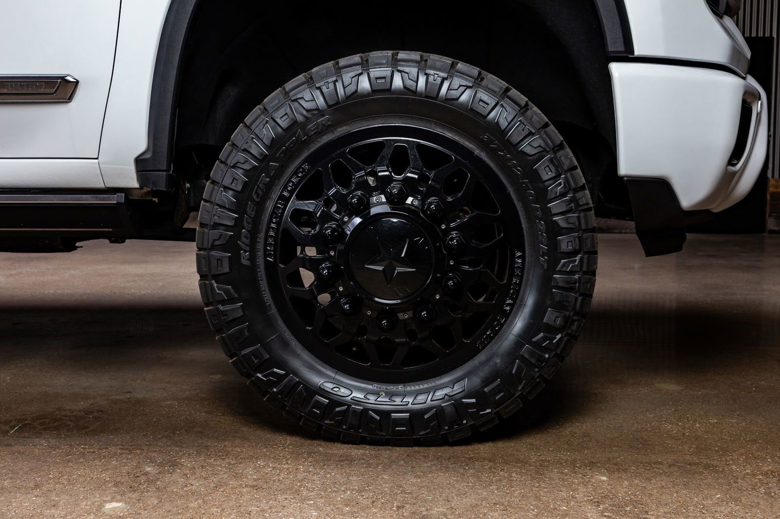 Used 2024 Chevrolet Silverado 3500 High Country w/ High Country Premium Package image 12