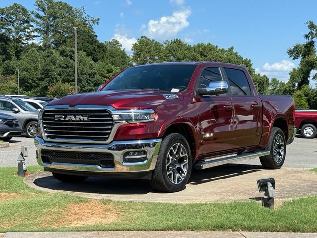 Used 2025 RAM 1500 Laramie AWD/4WD image 3