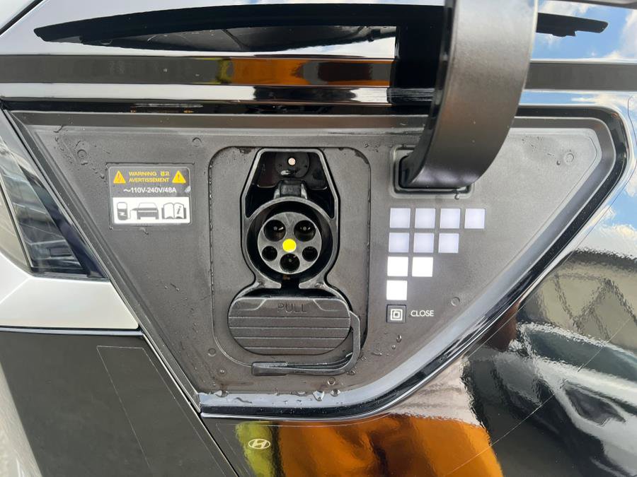 Used 2024 Hyundai Ioniq 5 Limited image 54