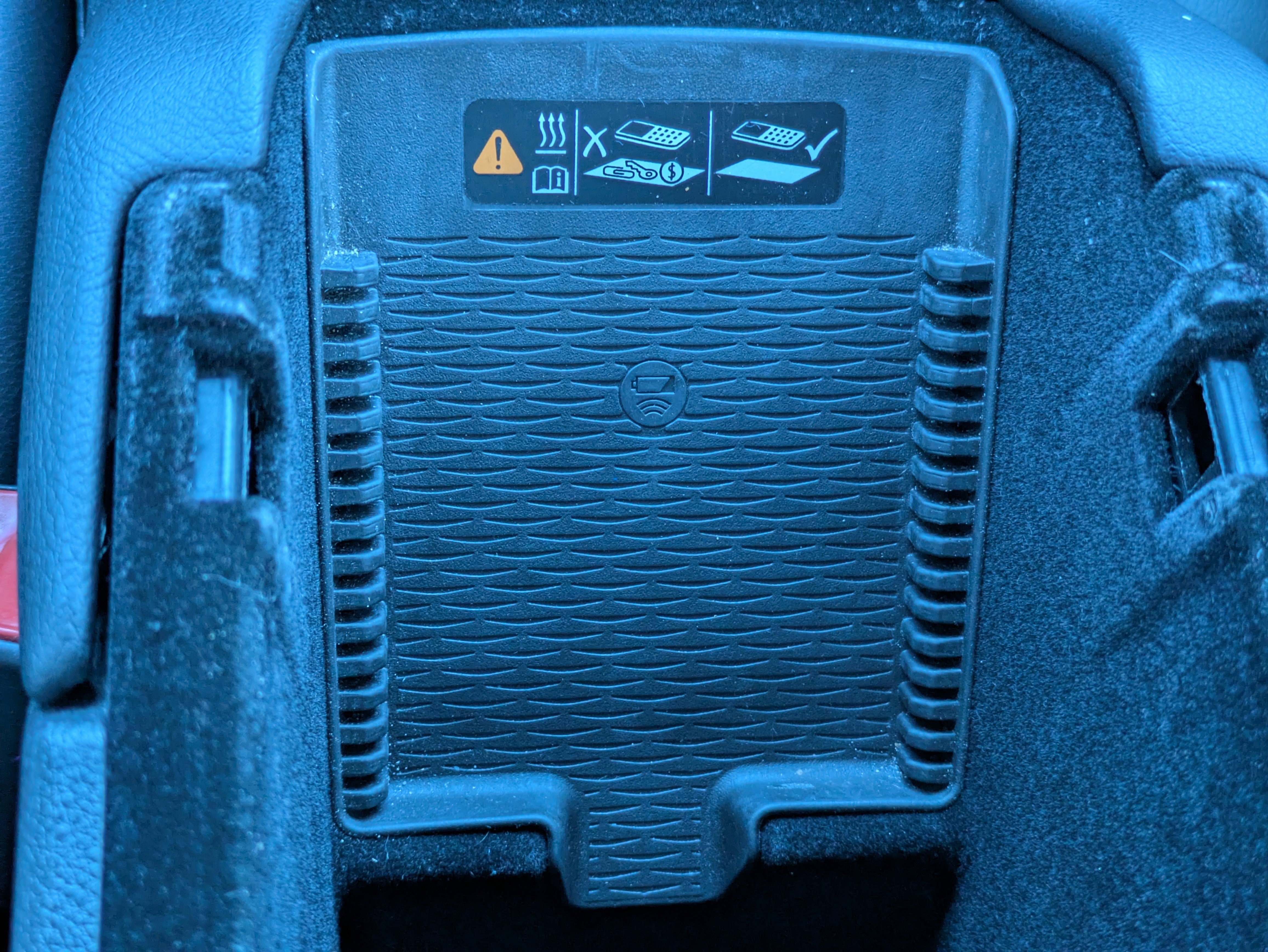 Certified 2019 Cadillac XT4 Sport w/ Technology Package FWD image 29