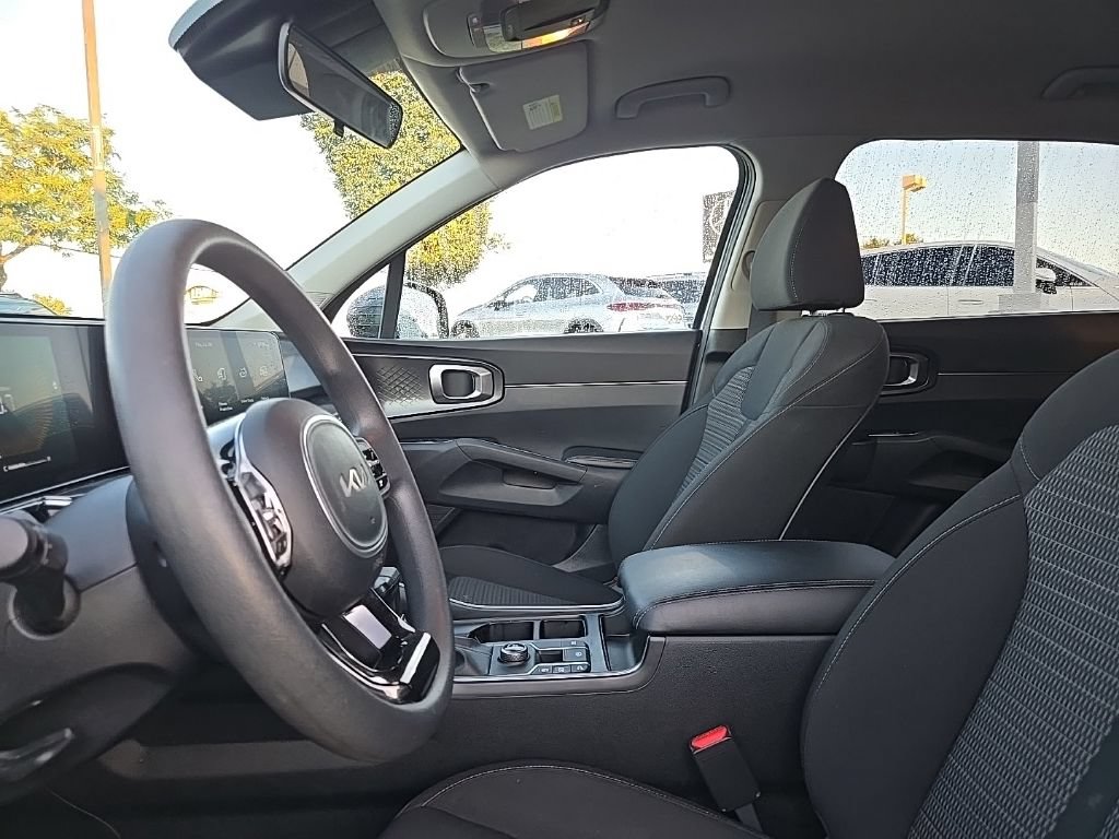 Certified 2024 Kia Sorento LX FWD image 30
