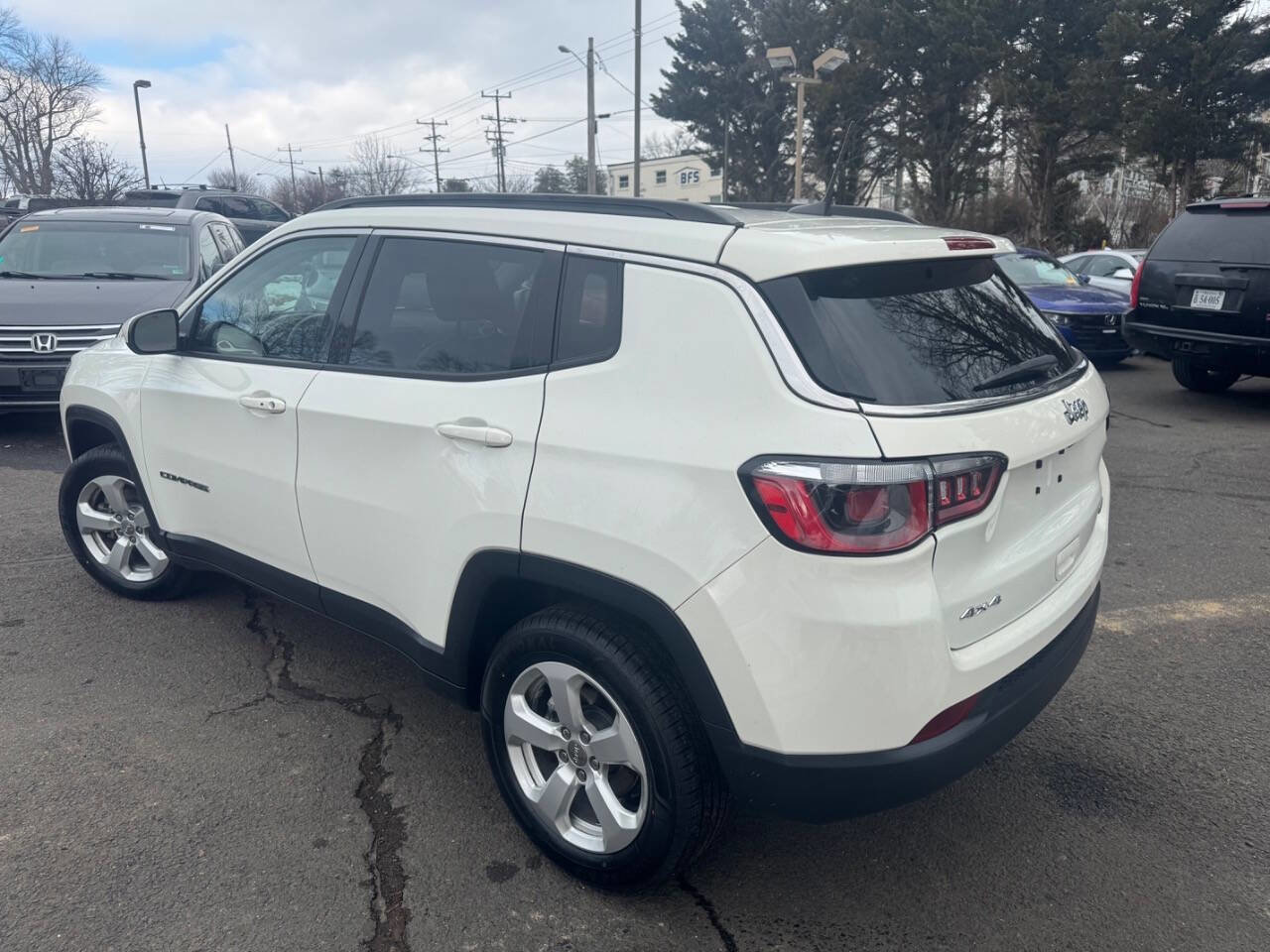 Used 2019 Jeep Compass Latitude w/ Cold Weather Group image 5