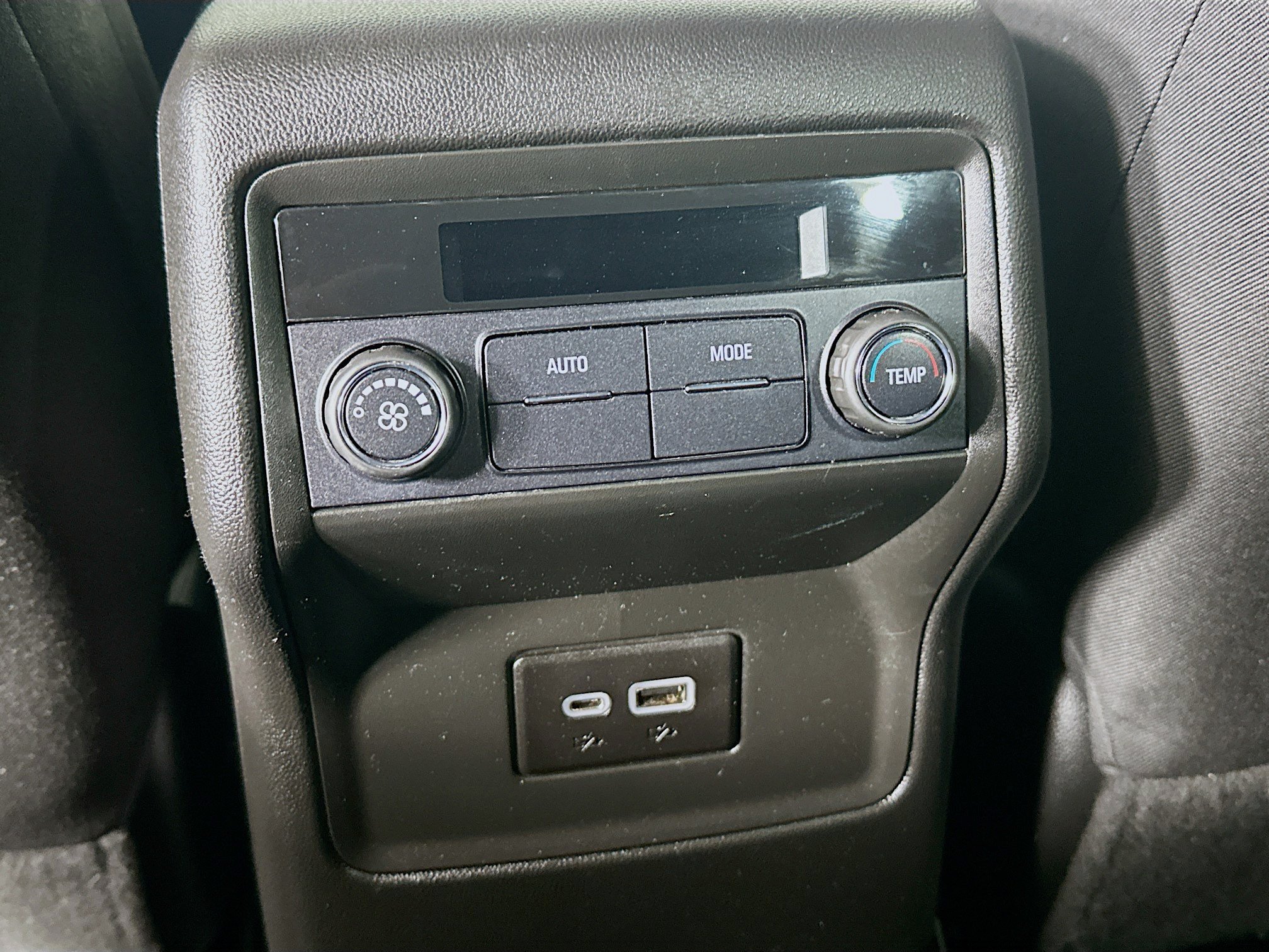 Used 2022 GMC Acadia SLE FWD image 26