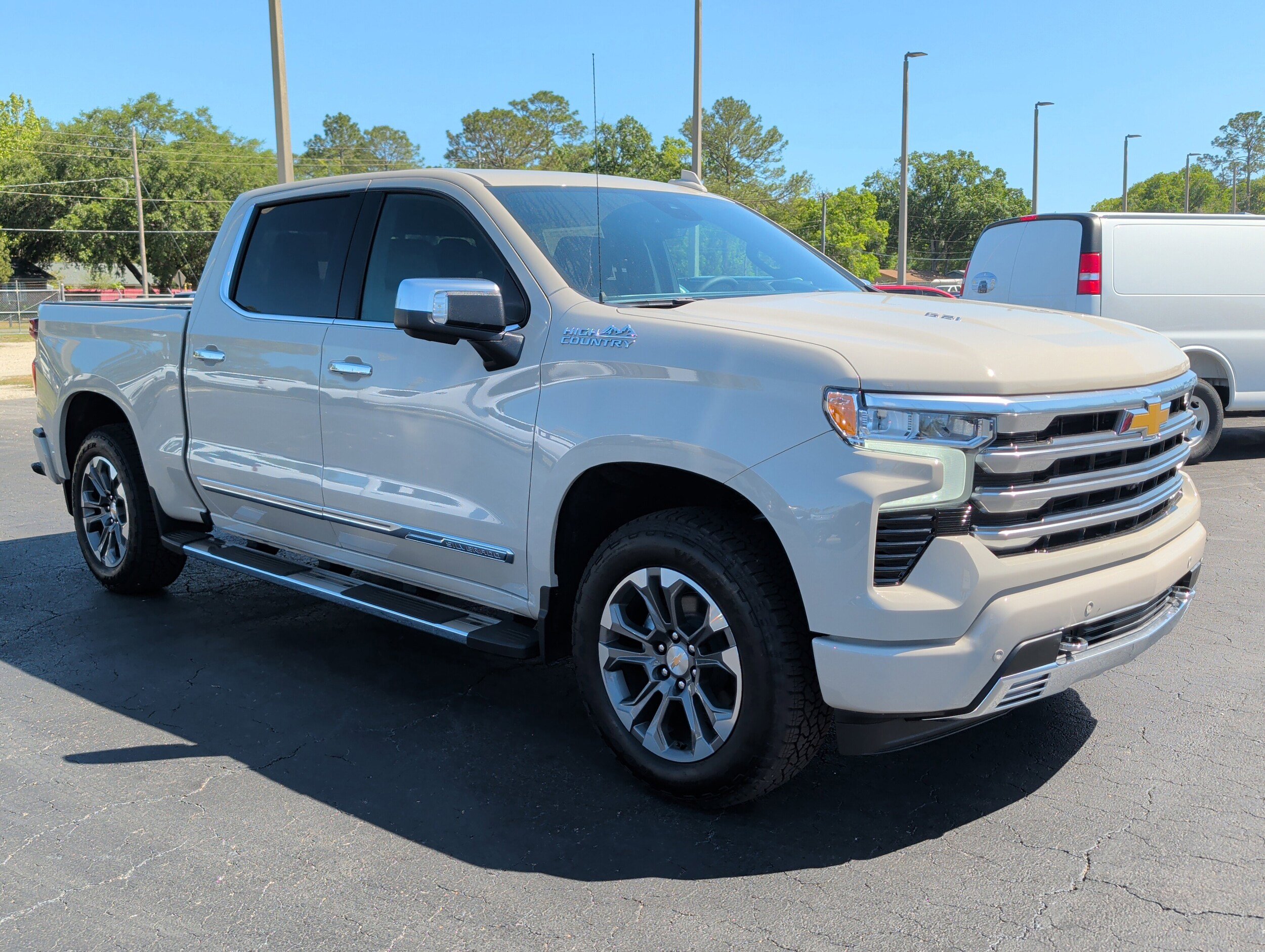 New 2026 Chevrolet Silverado 1500 High Country w/ Technology Package AWD/4WD image 2