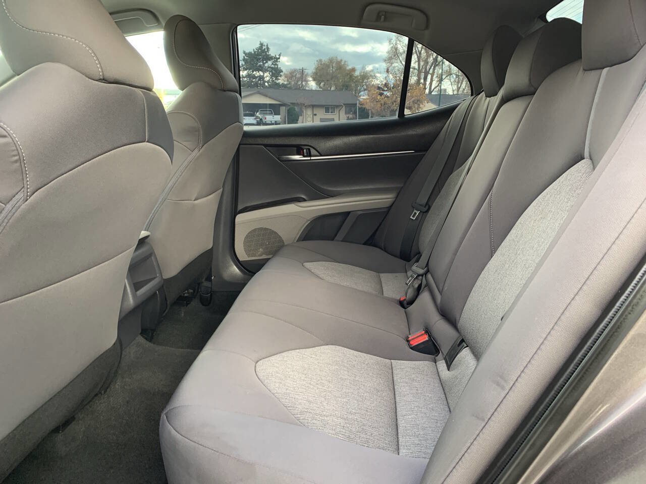 Used 2022 Toyota Camry LE image 10