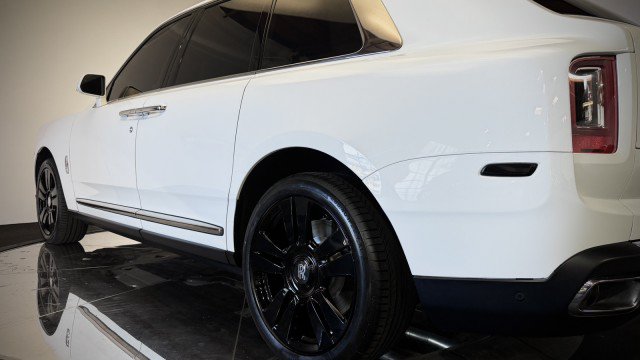 Used 2020 Rolls-Royce Cullinan AWD/4WD image 61