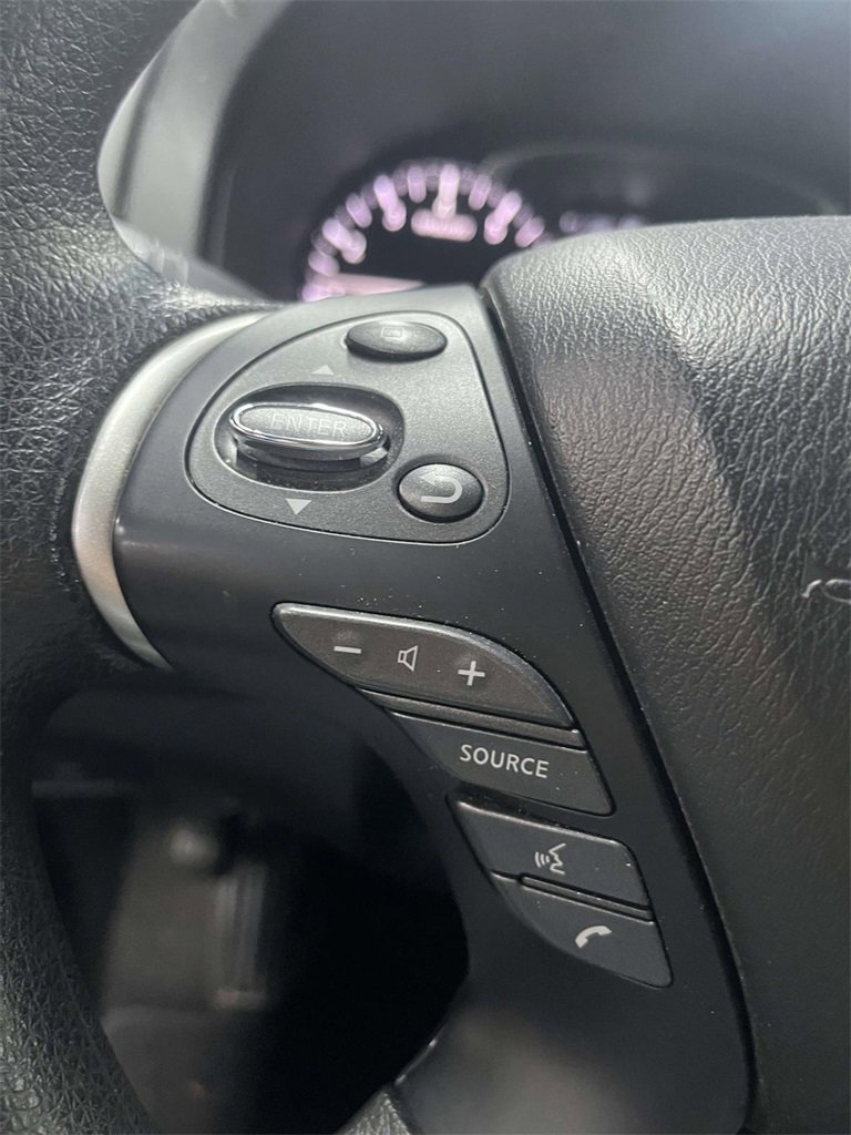 Used 2019 Nissan Pathfinder S image 26