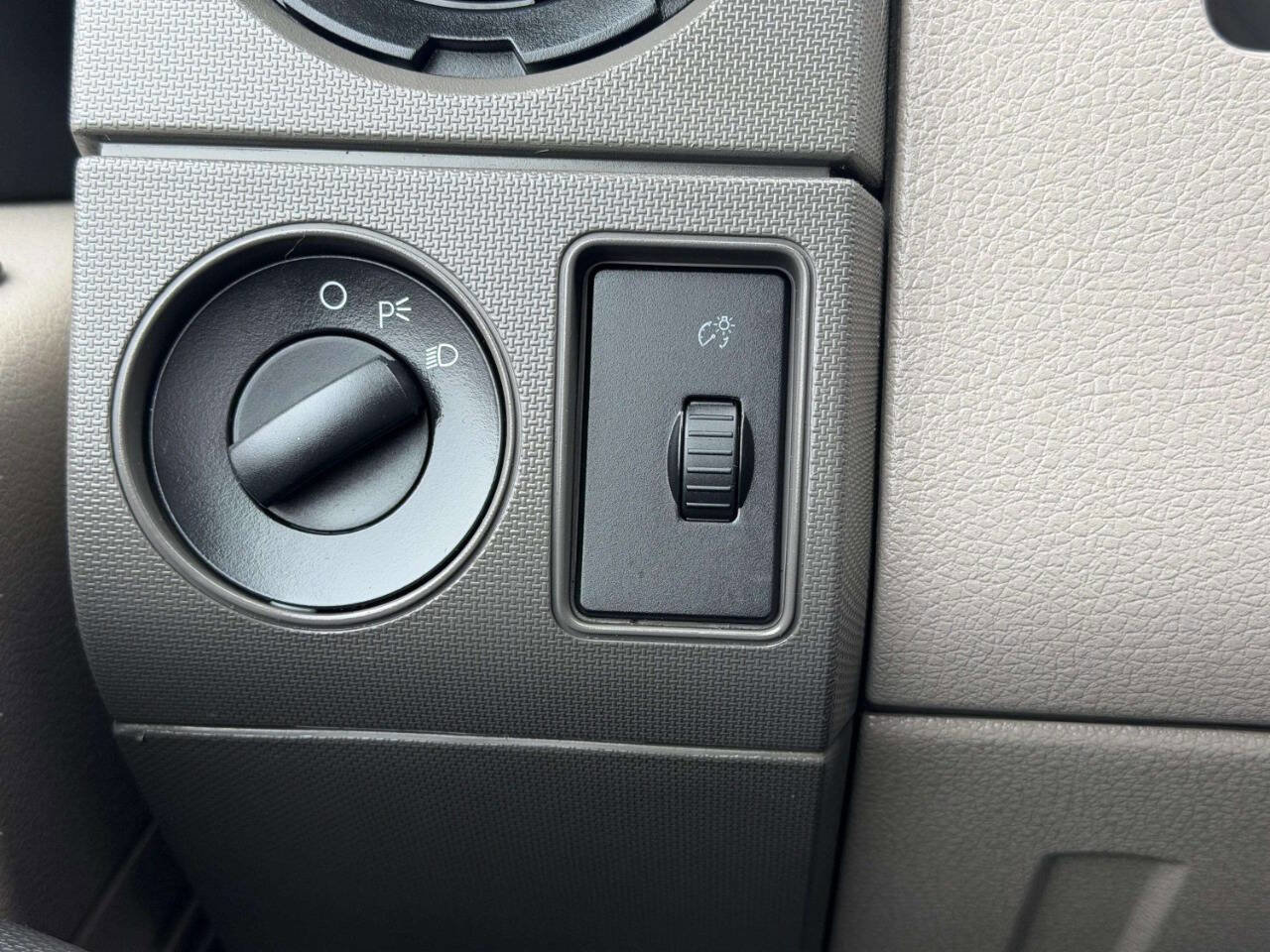 Used 2009 Ford F250 XL AWD/4WD image 22