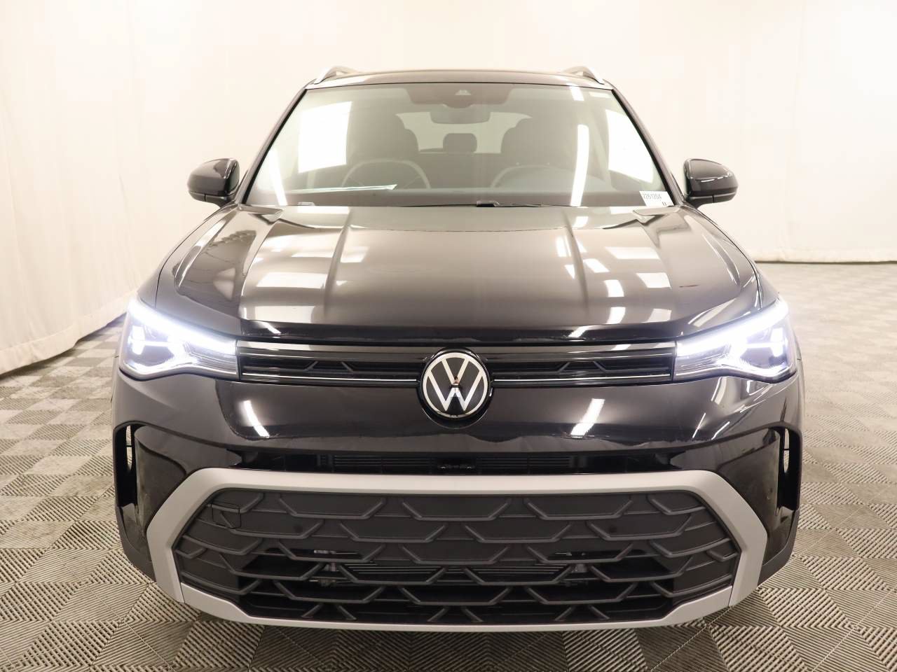 New 2026 Volkswagen Taos SE FWD image 4
