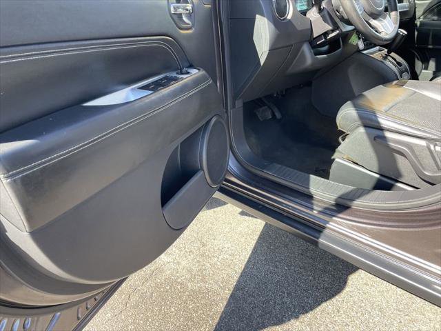 Certified 2016 Jeep Compass Latitude AWD/4WD image 14