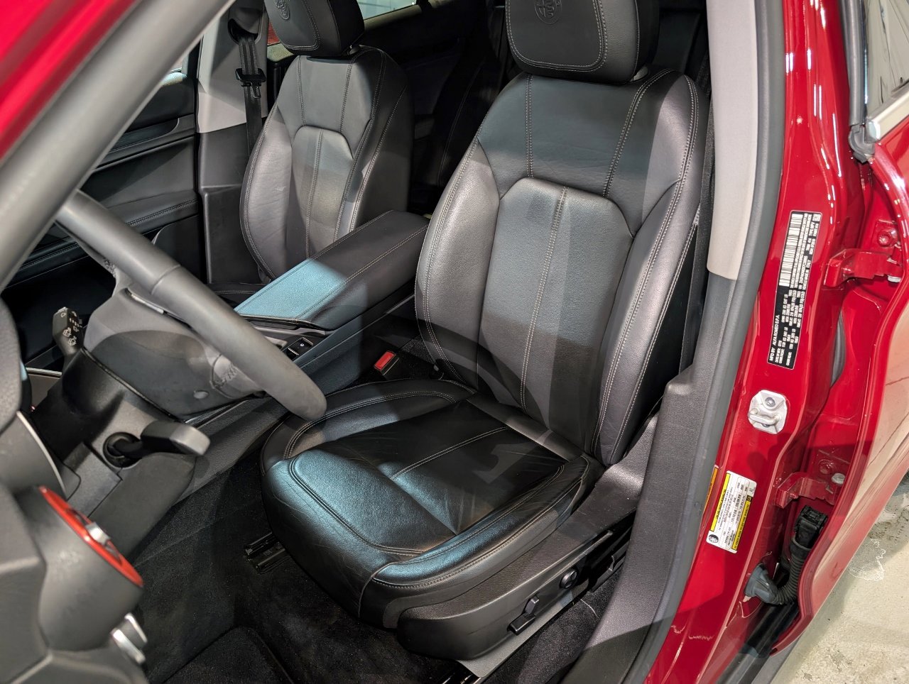 Used 2019 Alfa Romeo Stelvio AWD image 19