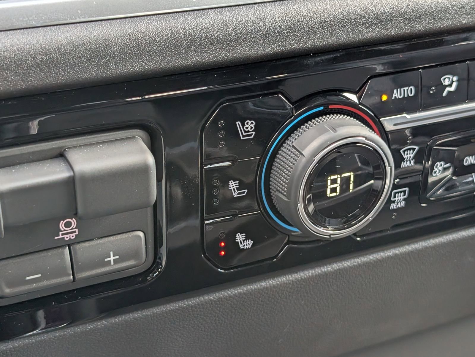 Used 2025 Chevrolet Silverado 2500 High Country w/ High Country Premium Package image 18