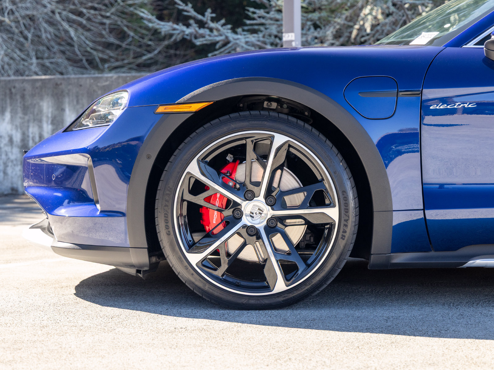 Certified 2025 Porsche Taycan 4S AWD/4WD image 13