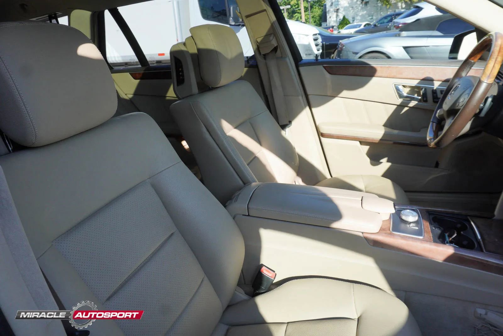 Used 2011 Mercedes-Benz E 350 4MATIC Wagon image 33