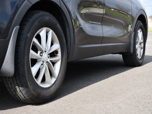 Used 2016 Kia Sorento LX w/ LX Convenience Package image 9