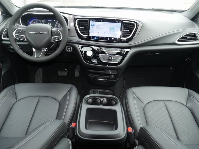 New 2026 Chrysler Pacifica Select image 7