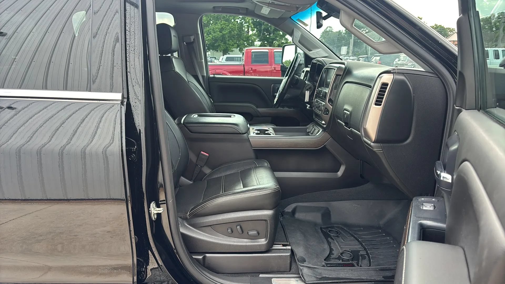 Used 2019 GMC Sierra 3500 Denali AWD/4WD image 17