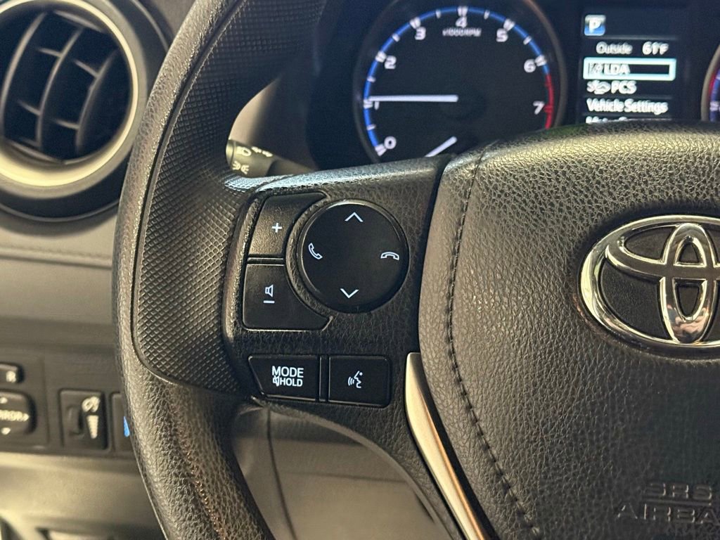 Used 2018 Toyota RAV4 LE image 18