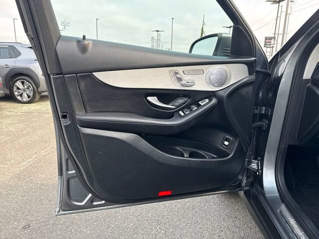 Used 2019 Mercedes-Benz GLC 300 4MATIC image 15