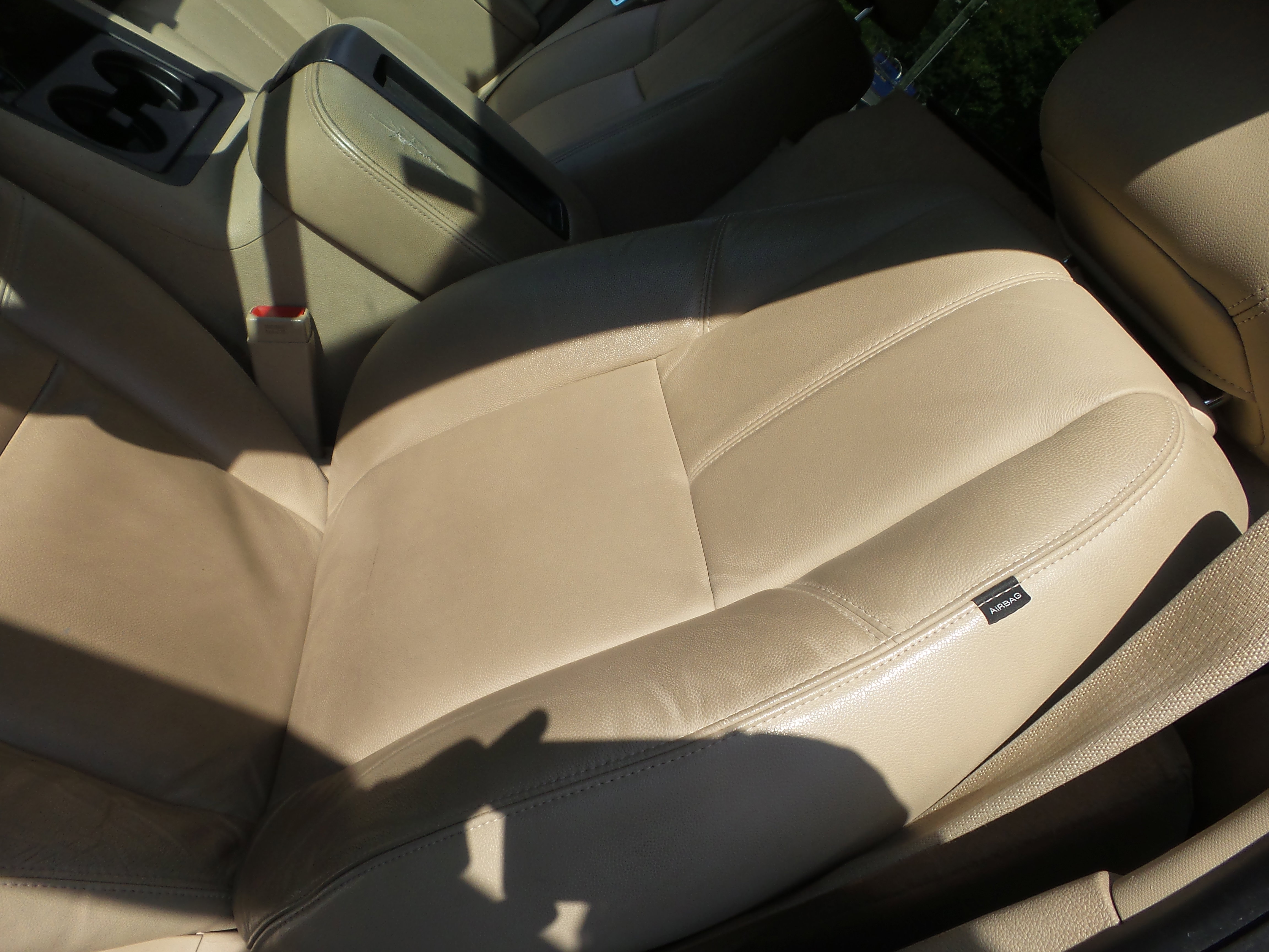 Used 2013 GMC Yukon SLT w/ SLT Chrome Package image 29