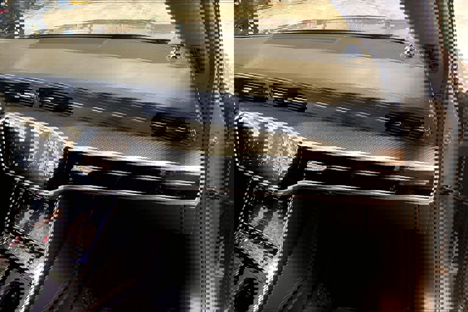 Used 2024 Audi RS 7 Performance w/ Black Optic Package image 17