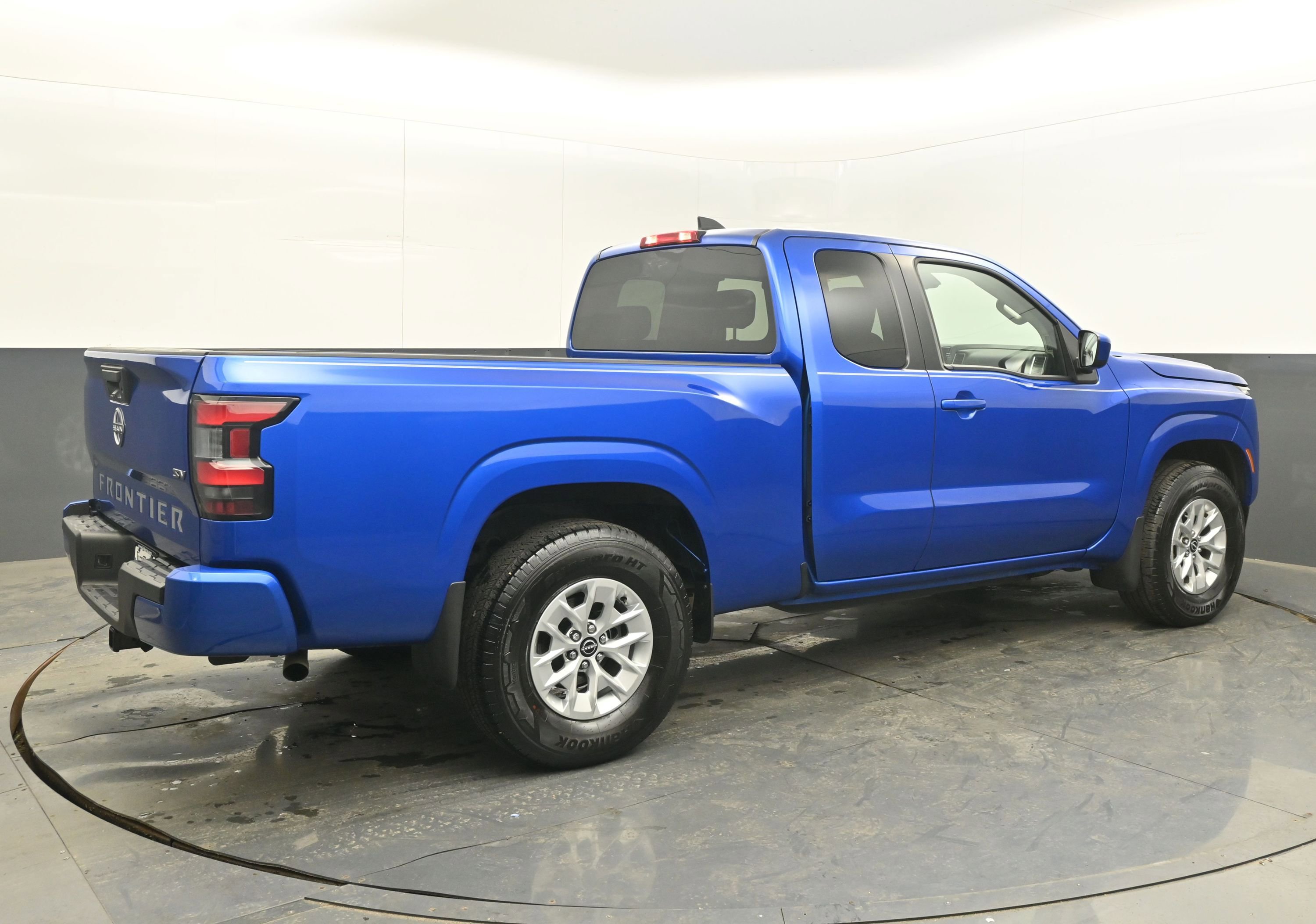 Certified 2024 Nissan Frontier SV image 7