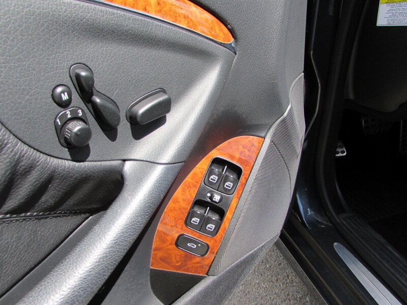 Used 2008 Mercedes-Benz CLK 350 Coupe image 8