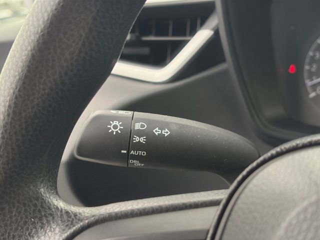 Used 2020 Toyota Corolla LE FWD image 25