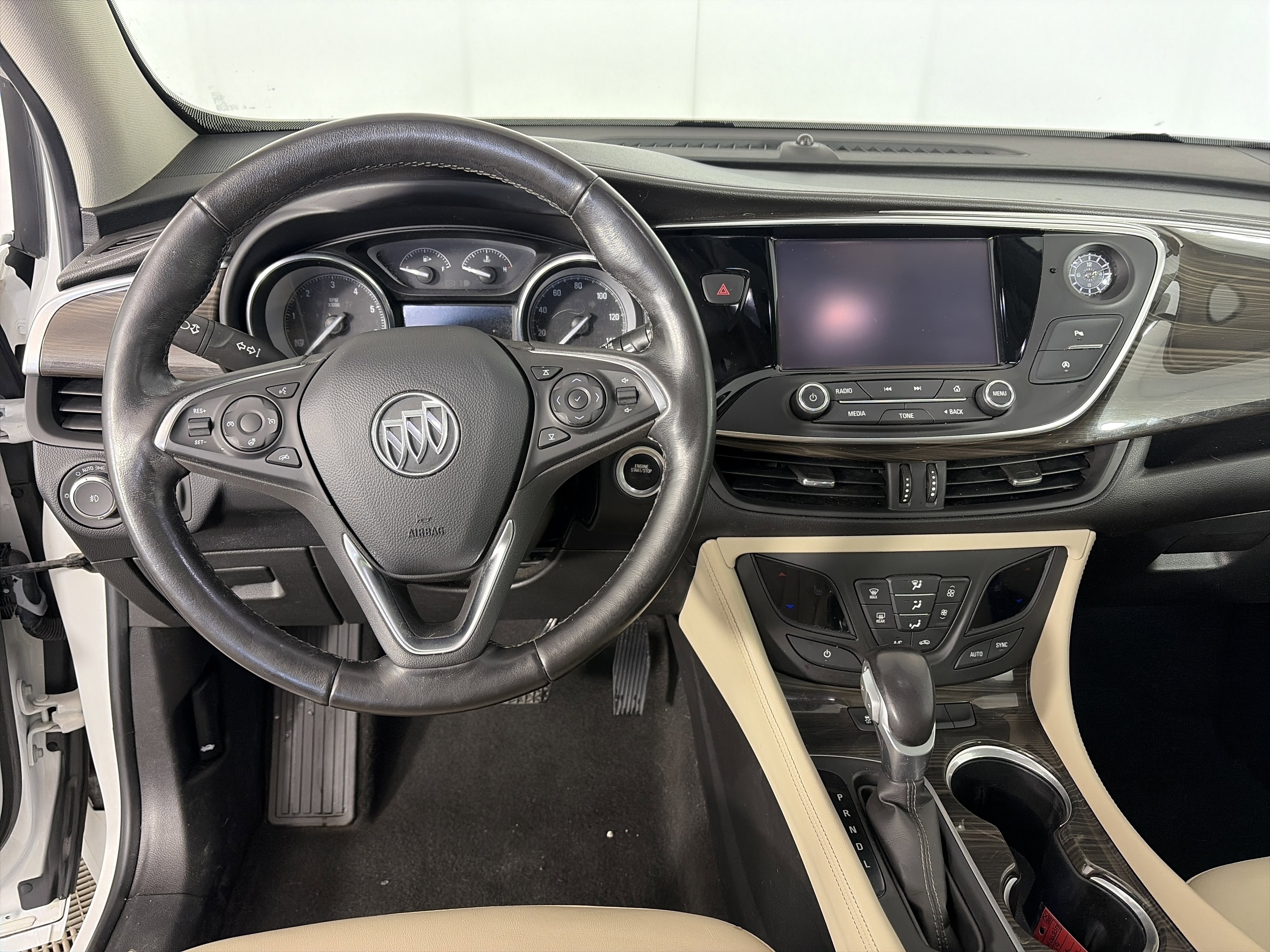 Used 2019 Buick Envision Essence image 3