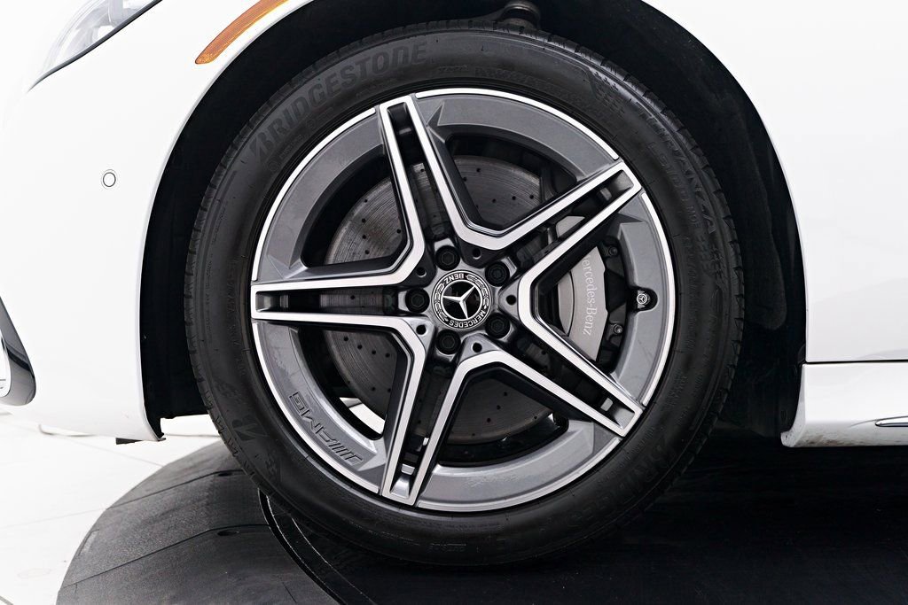 Used 2024 Mercedes-Benz S 580e 4MATIC Sedan image 3