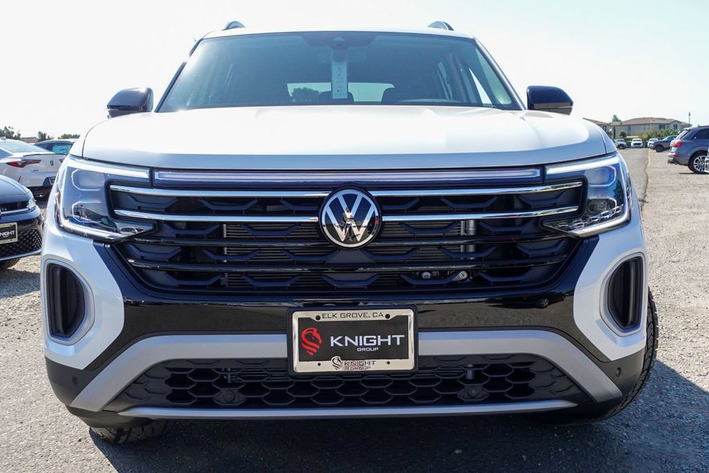 New 2026 Volkswagen Atlas Peak Edition image 4