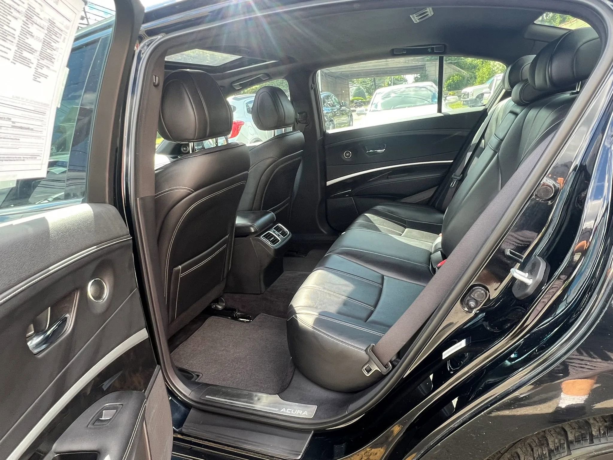 Used 2018 Acura RLX w/ Technology Package FWD image 28