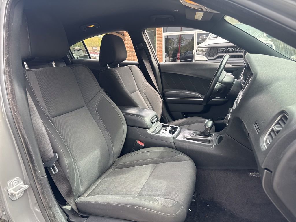 Used 2019 Dodge Charger SXT image 6
