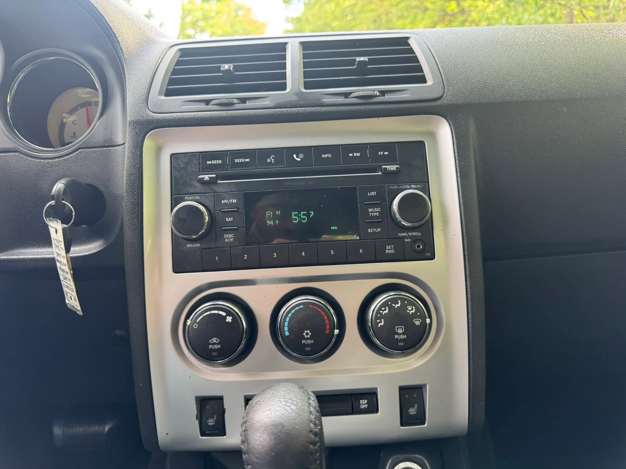 Used 2009 Dodge Challenger SE image 9