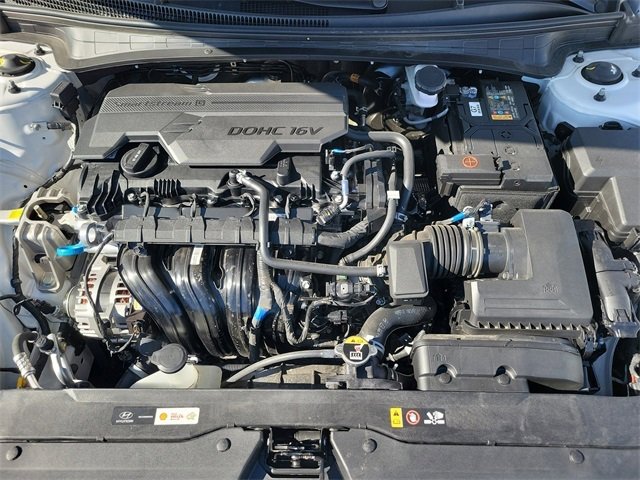 Certified 2025 Hyundai Elantra SE image 24