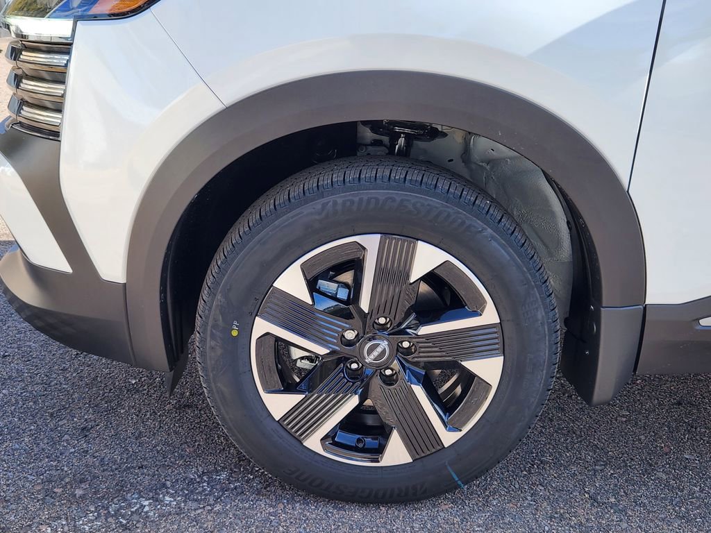 New 2025 Nissan Kicks SR w/ Illumination Package image 15