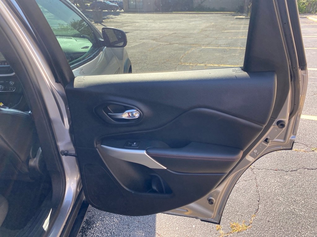 Used 2018 Jeep Cherokee Trailhawk w/ Comfort/Convenience Group image 25