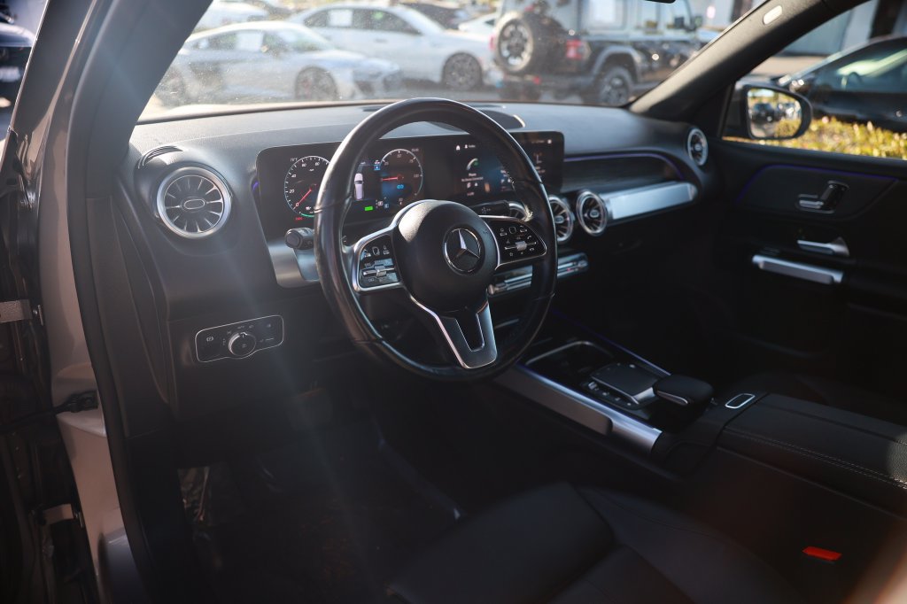 Used 2023 Mercedes-Benz EQB 300 4MATIC w/ Exclusive Package image 14